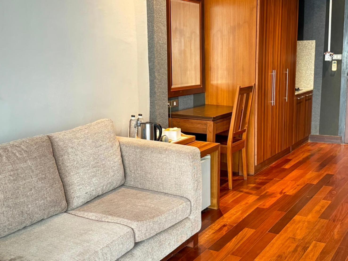 Wish Inn Silom - วิช อินน์ สีลม X Bangkok Exterior photo