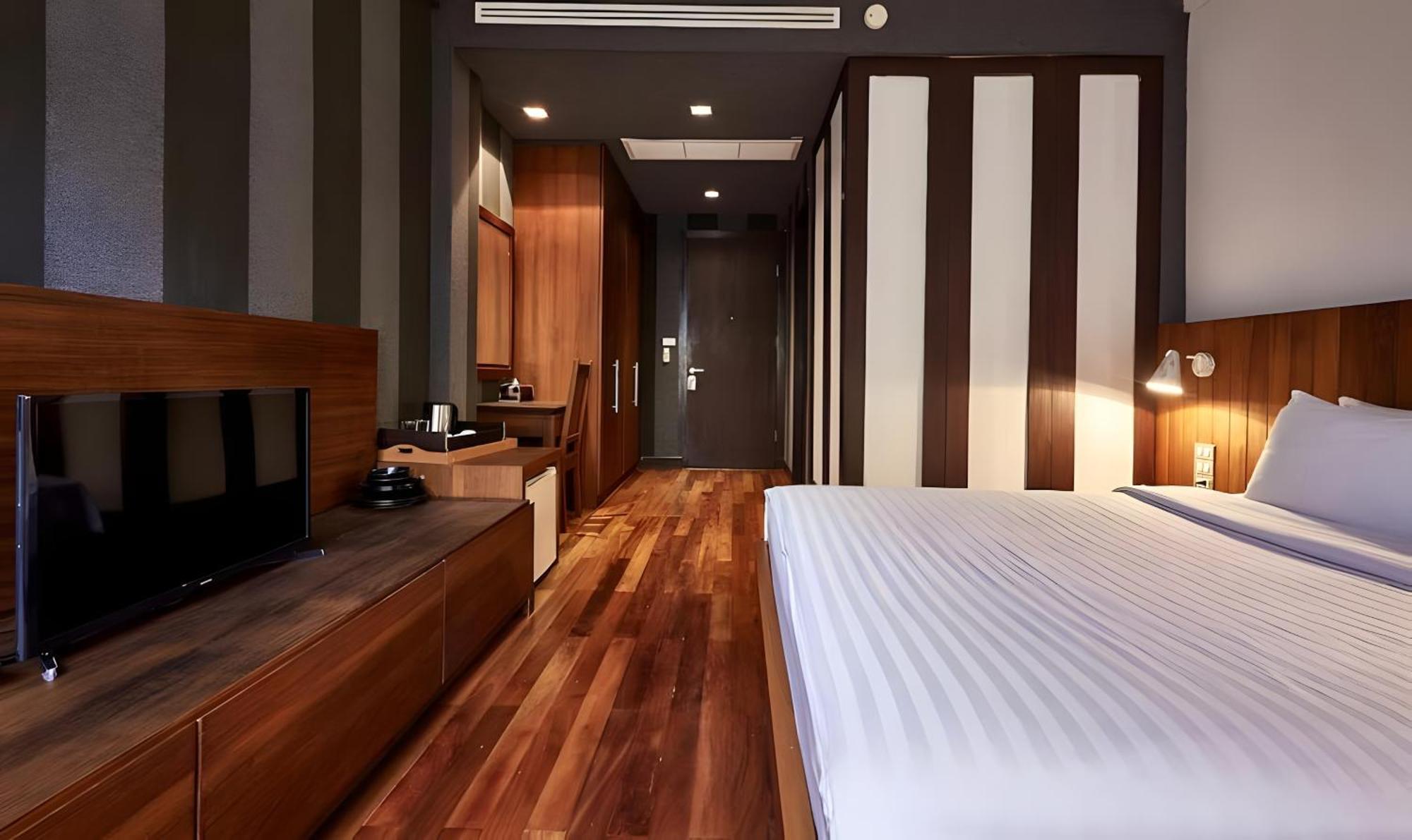 Wish Inn Silom - วิช อินน์ สีลม X Bangkok Exterior photo