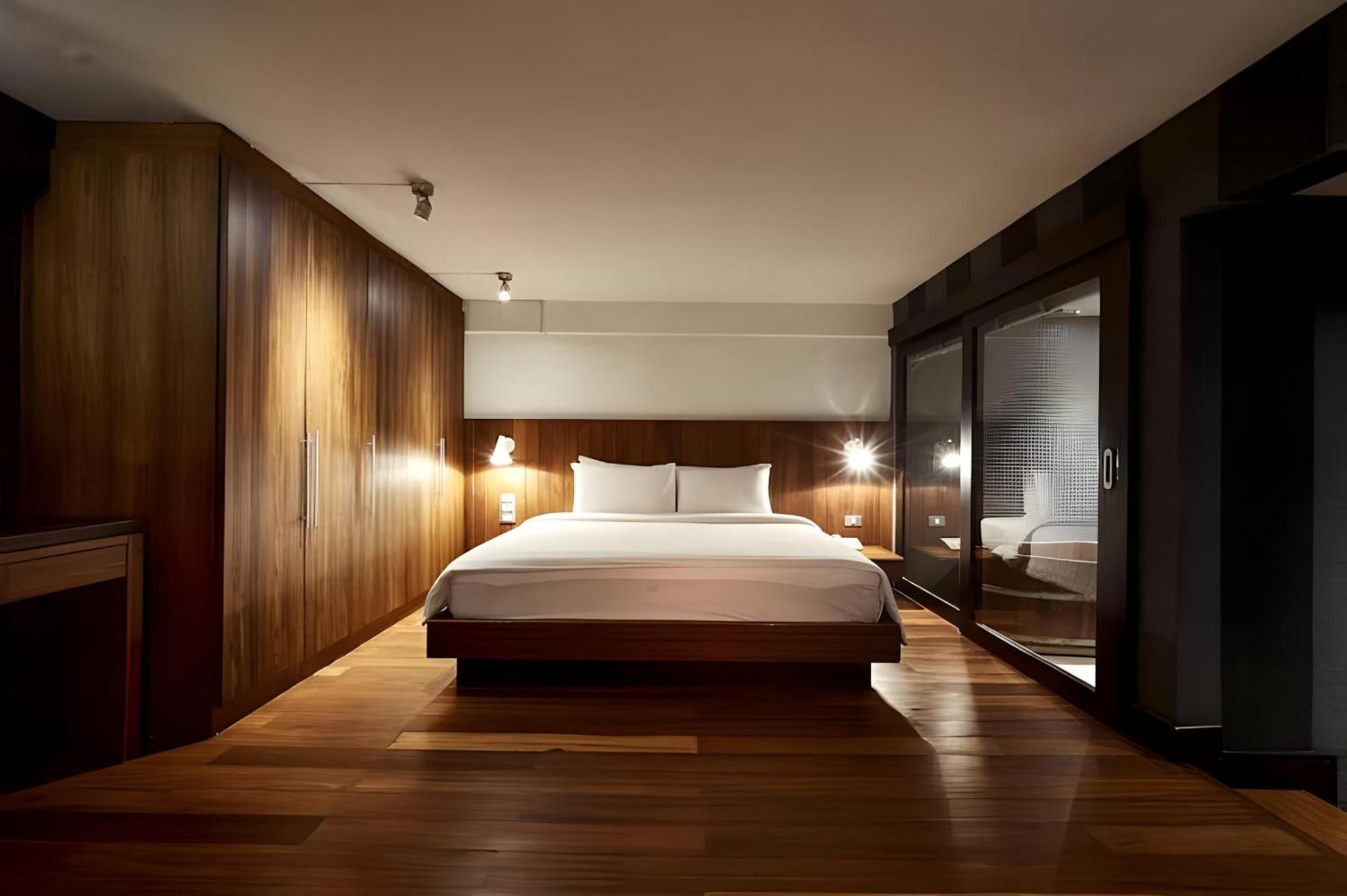 Wish Inn Silom - วิช อินน์ สีลม X Bangkok Exterior photo